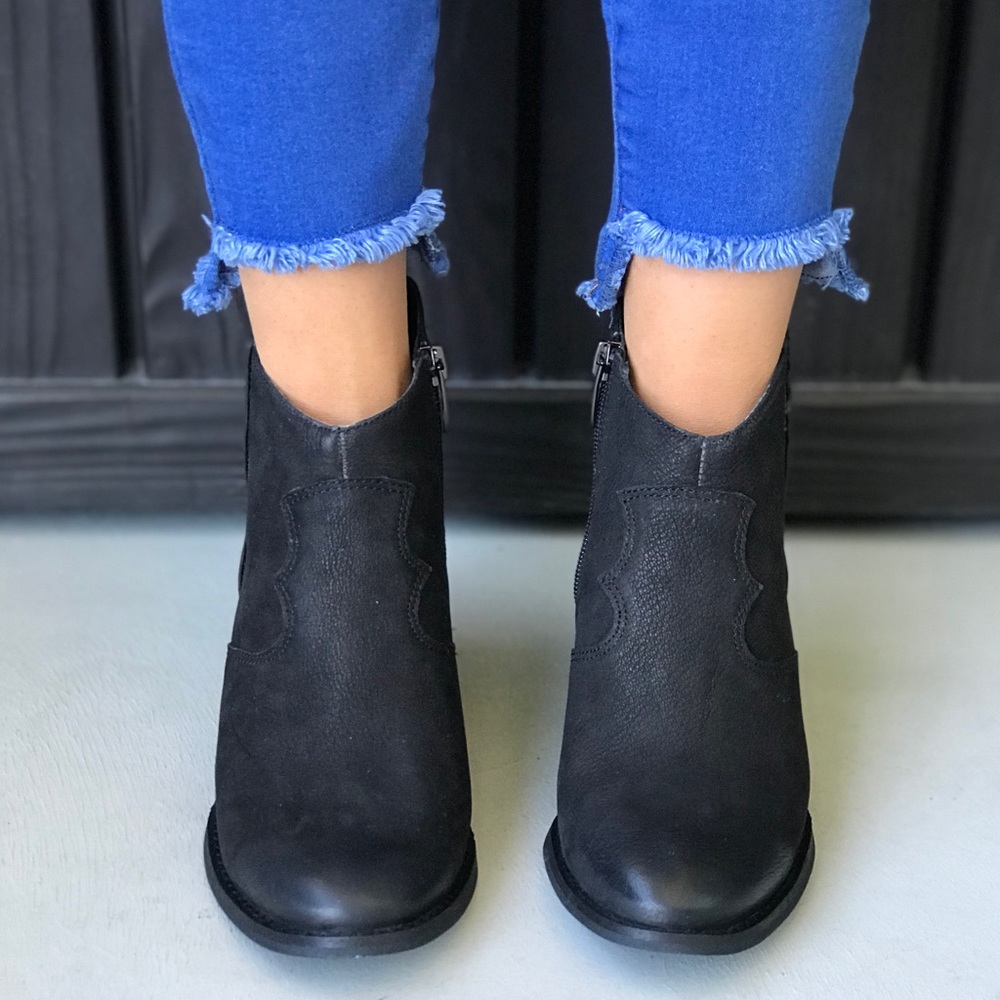 Distressed Black Leather Western Ankle Booties - Picture 4 of 6